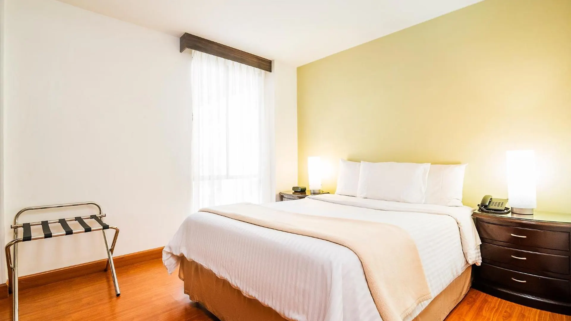 Lloyds Apartasuites Parque 93 Bogota