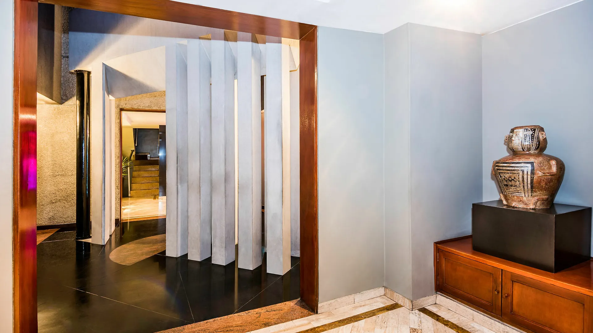 Lloyds Apartasuites Parque 93 Bogota 4*,  Colombia
